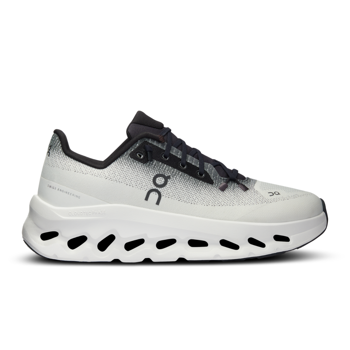Cloudtilt Black | Ivory